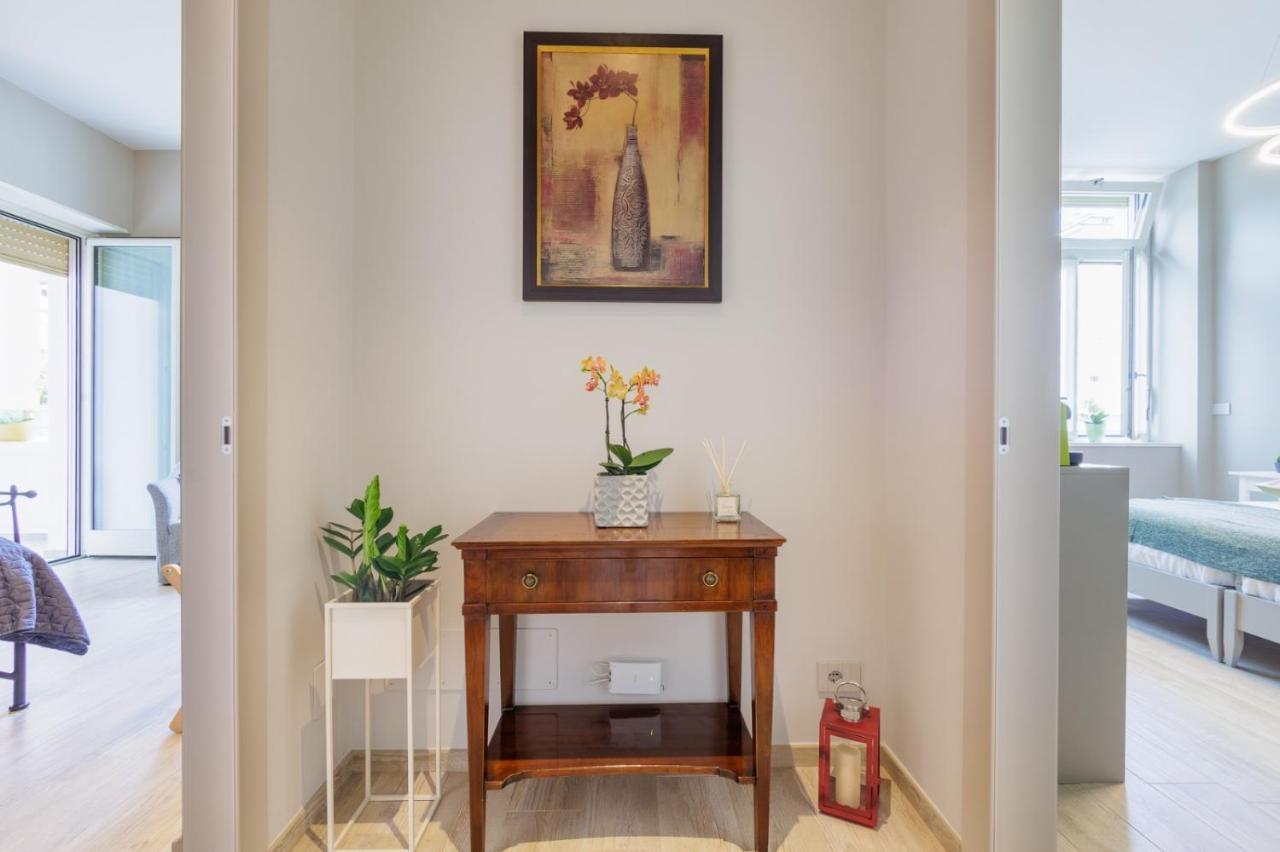 Interno 6 Guest House Cuneo Bagian luar foto